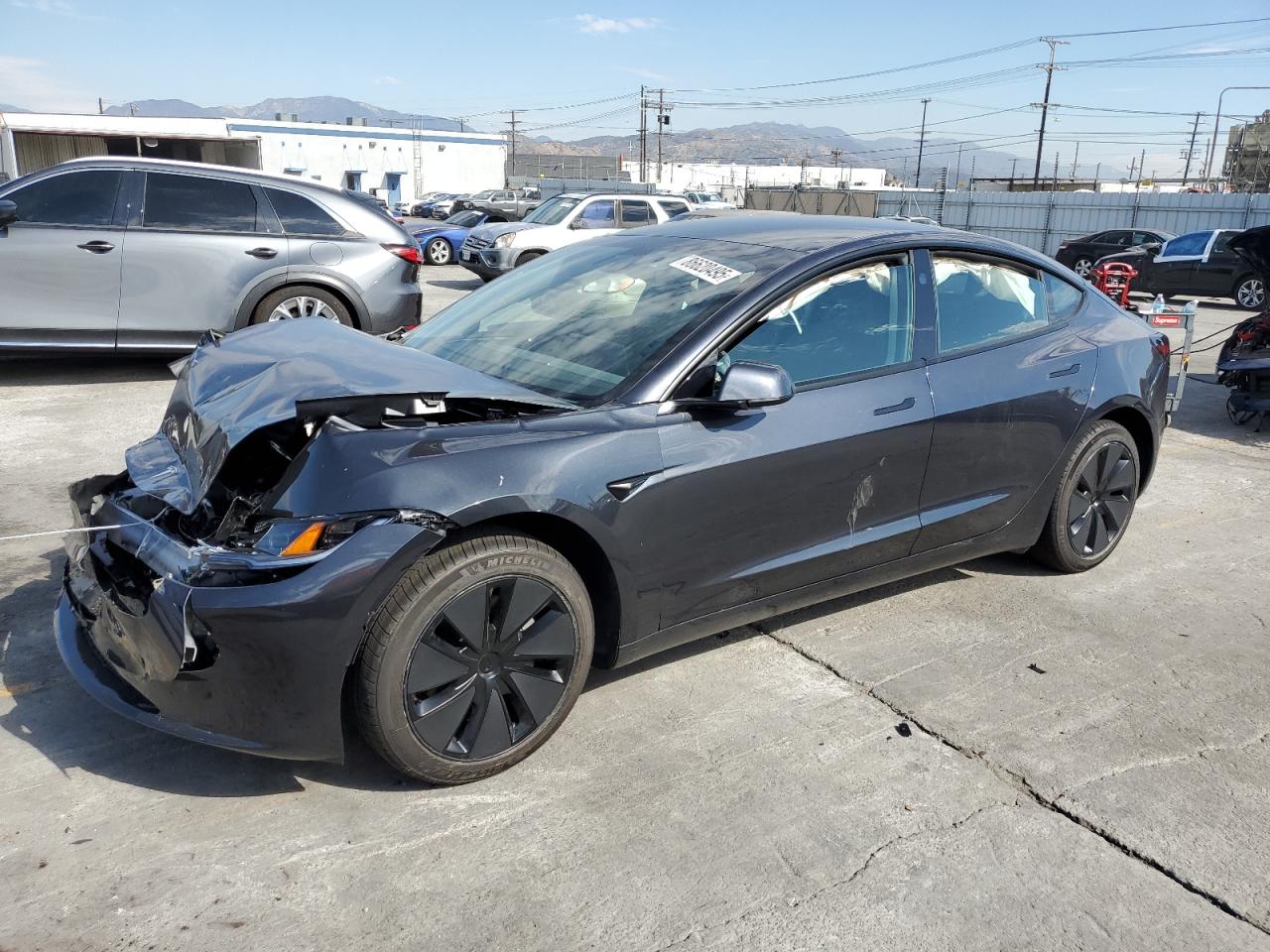 TESLA MODEL 3
