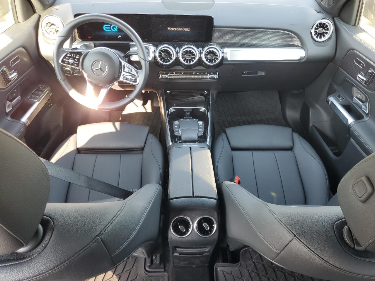 MERCEDES-BENZ EQB 300 4MATIC