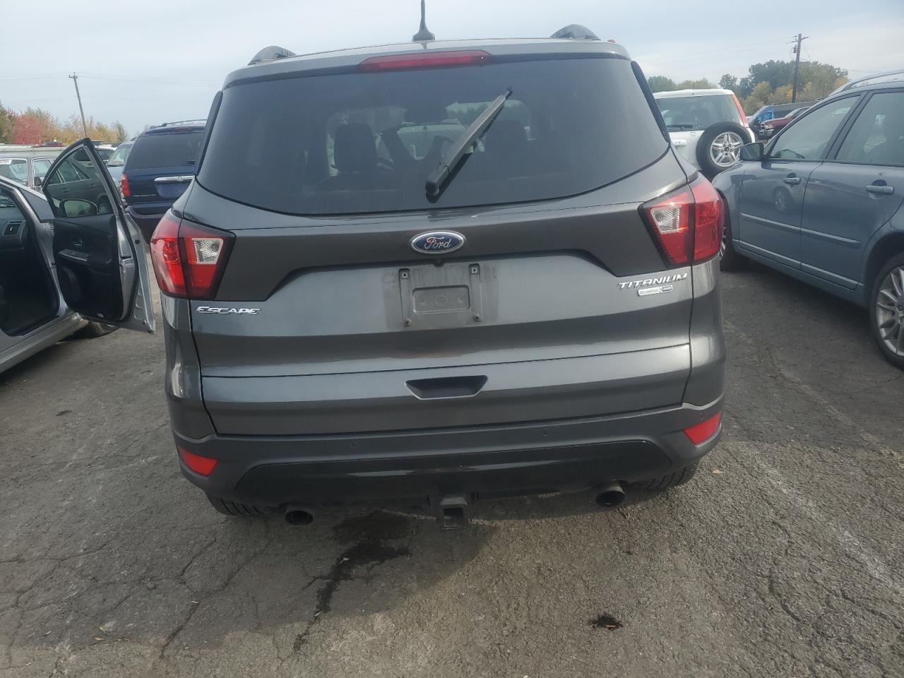 FORD ESCAPE TITANIUM