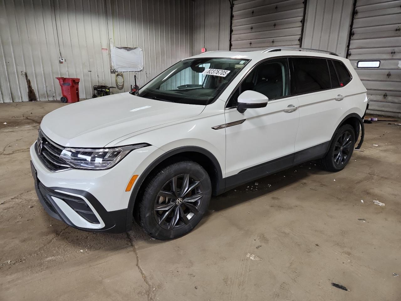 Lot #3302923060 2023 VOLKSWAGEN TIGUAN SE