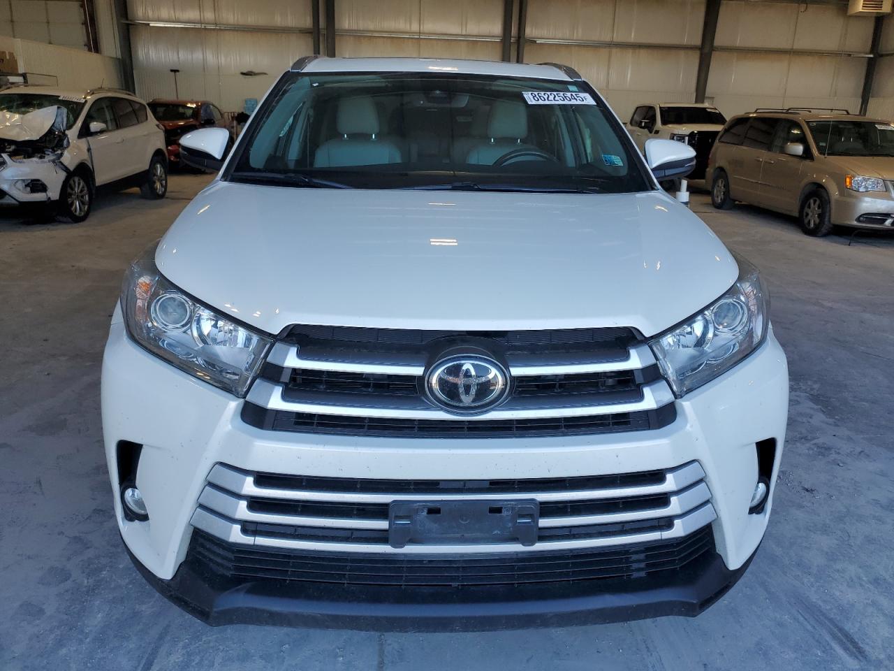 TOYOTA HIGHLANDER SE