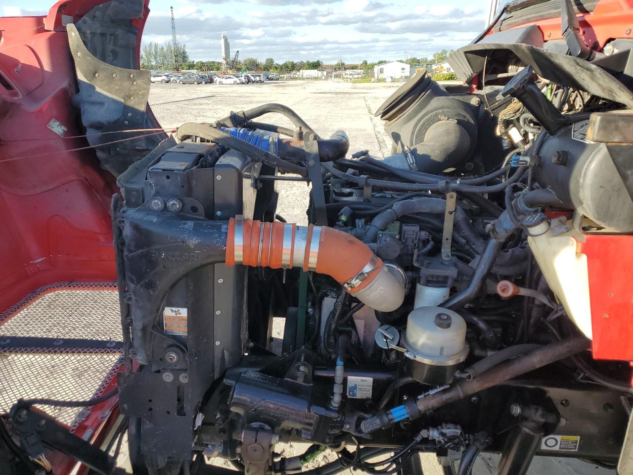 Lot #3284626334 2010 KENWORTH CONSTRUCTI