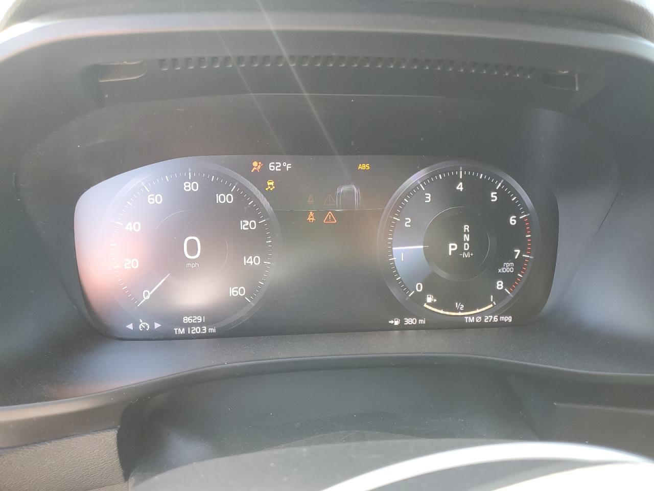 VOLVO XC40 T4 MOMENTUM