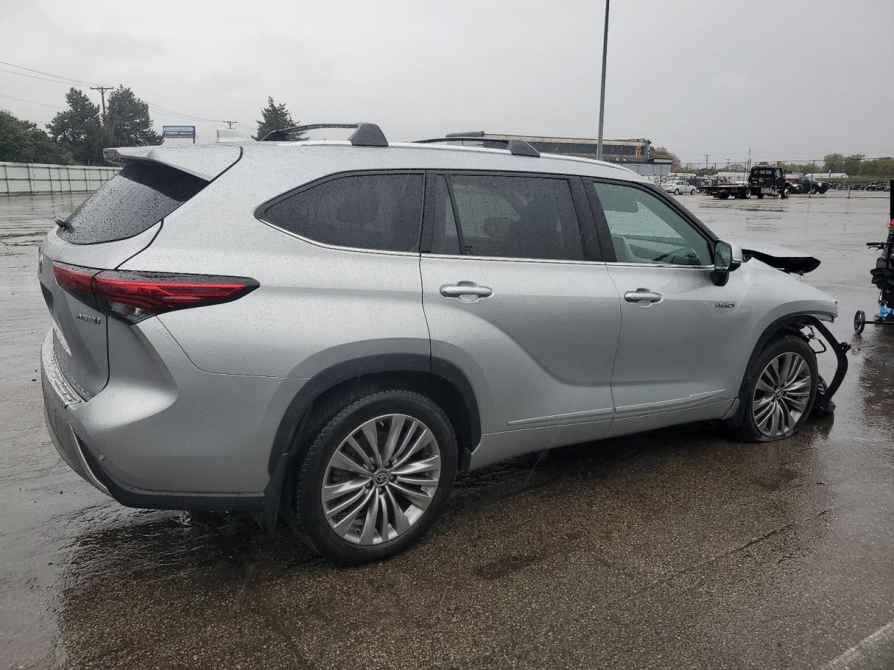 TOYOTA HIGHLANDER HYBRID PLATINUM