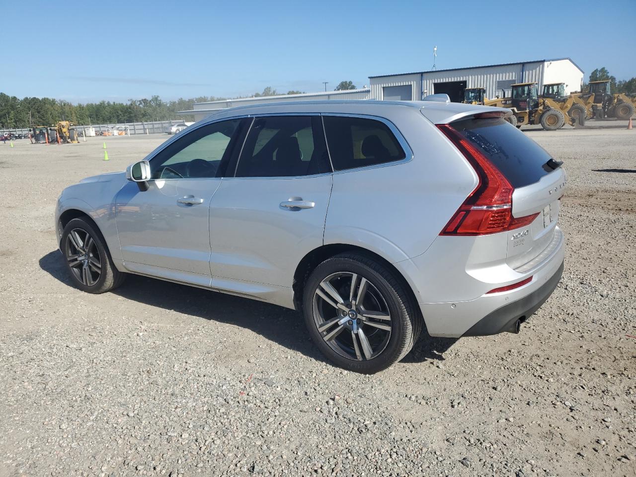 VOLVO XC60 T5 MOMENTUM