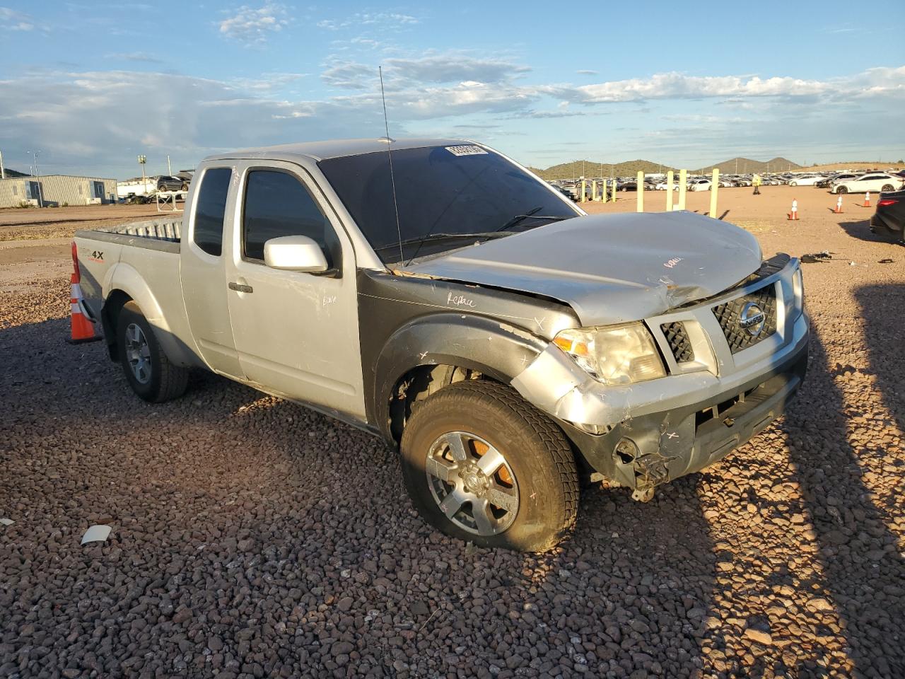 NISSAN FRONTIER SV