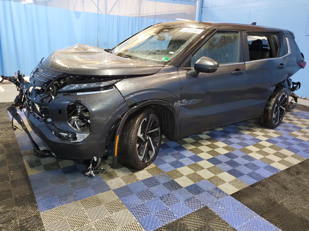 MITSUBISHI OUTLANDER SE