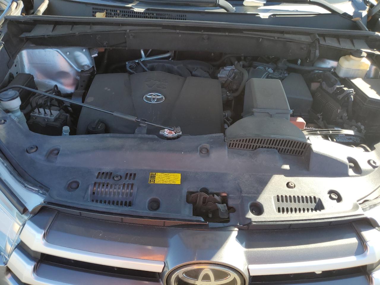 TOYOTA HIGHLANDER SE