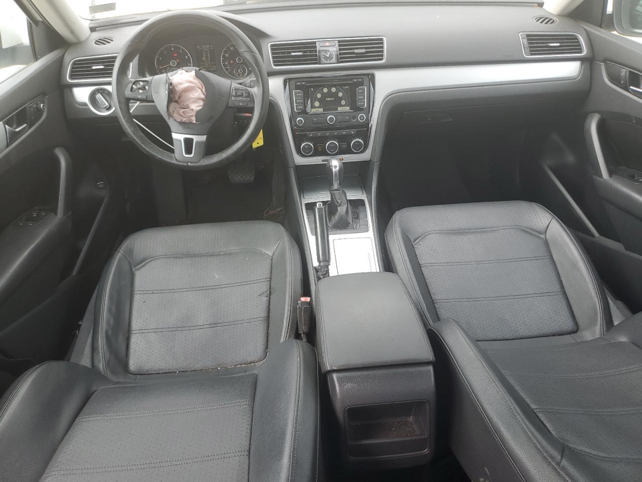 VOLKSWAGEN PASSAT SE