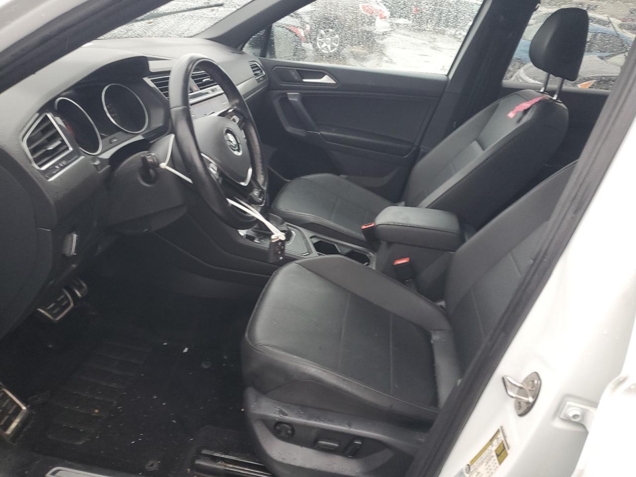 VOLKSWAGEN TIGUAN SE