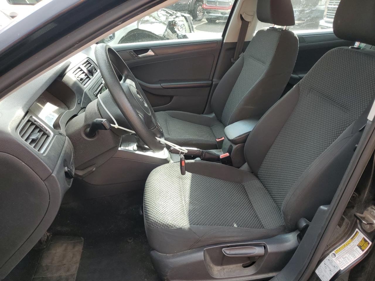 VOLKSWAGEN JETTA BASE