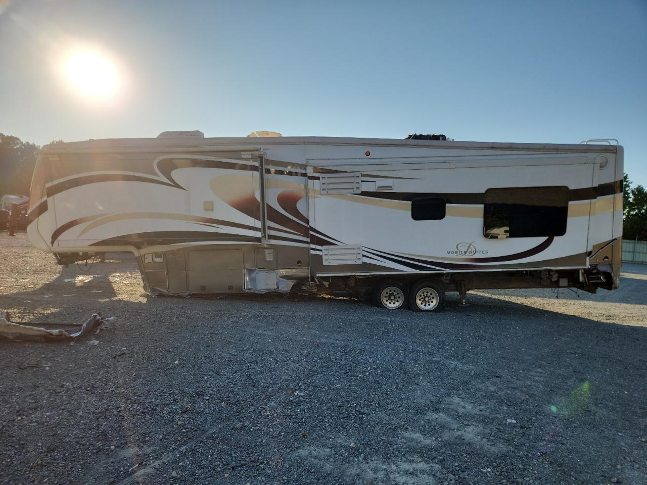 Lot #3280492140 2012 DRV MOBIL SUIT