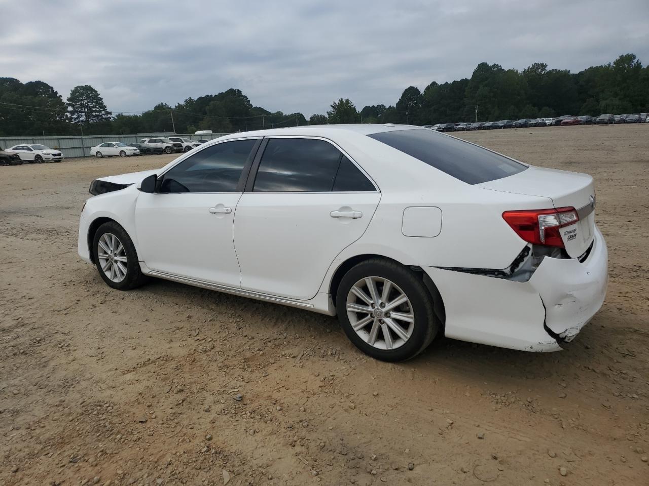 TOYOTA CAMRY BASE