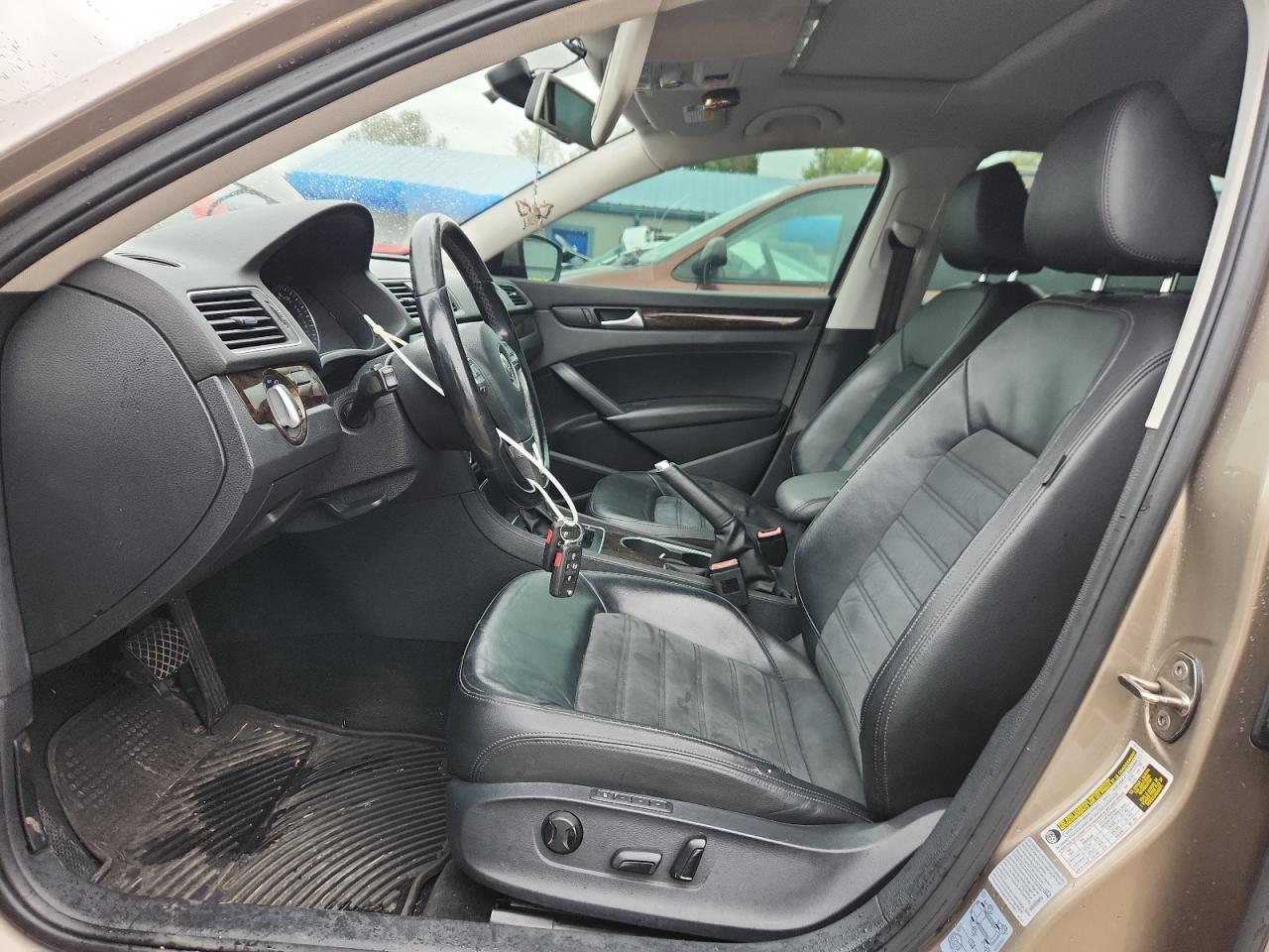 VOLKSWAGEN PASSAT SEL