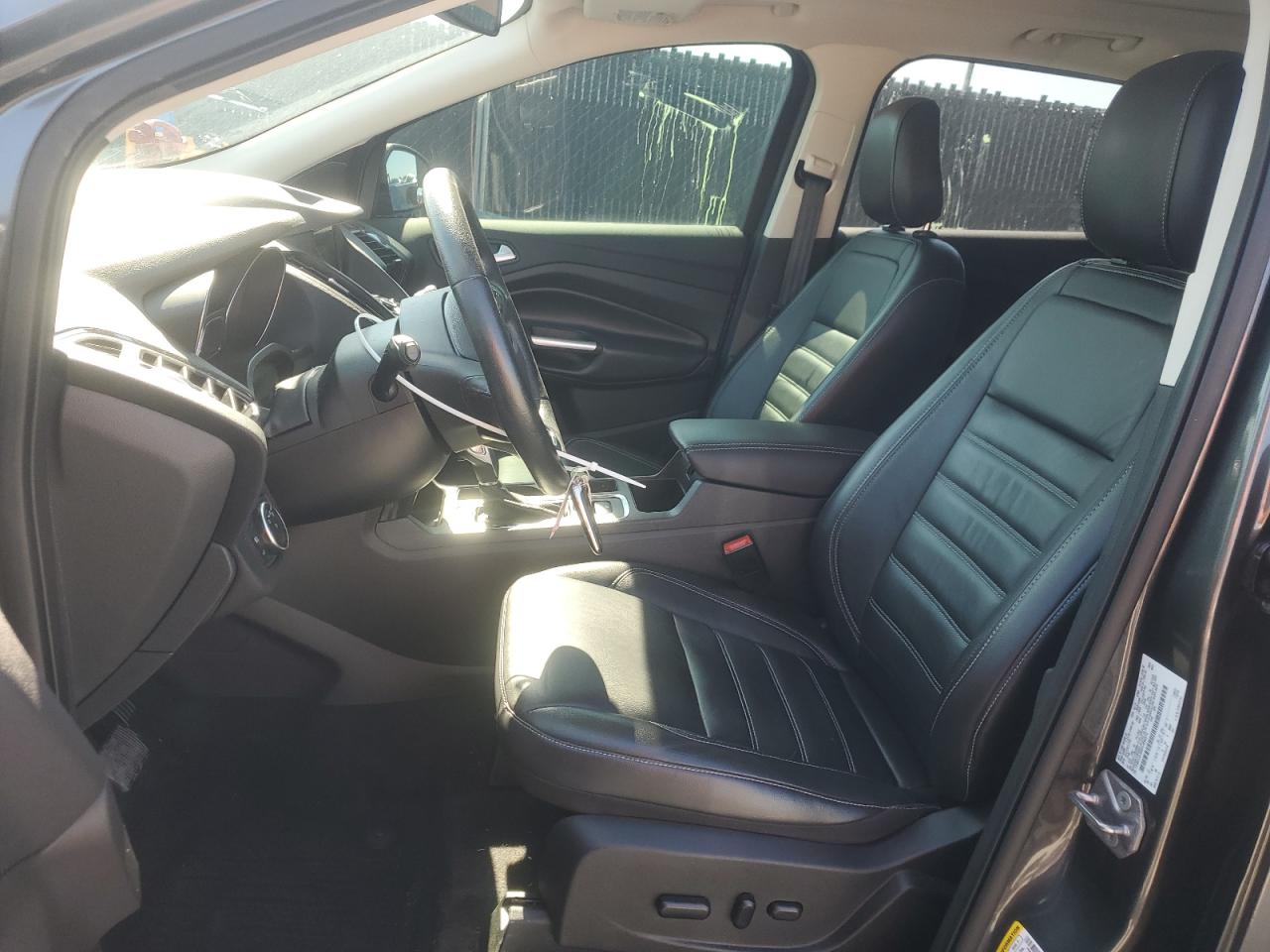 FORD ESCAPE TITANIUM