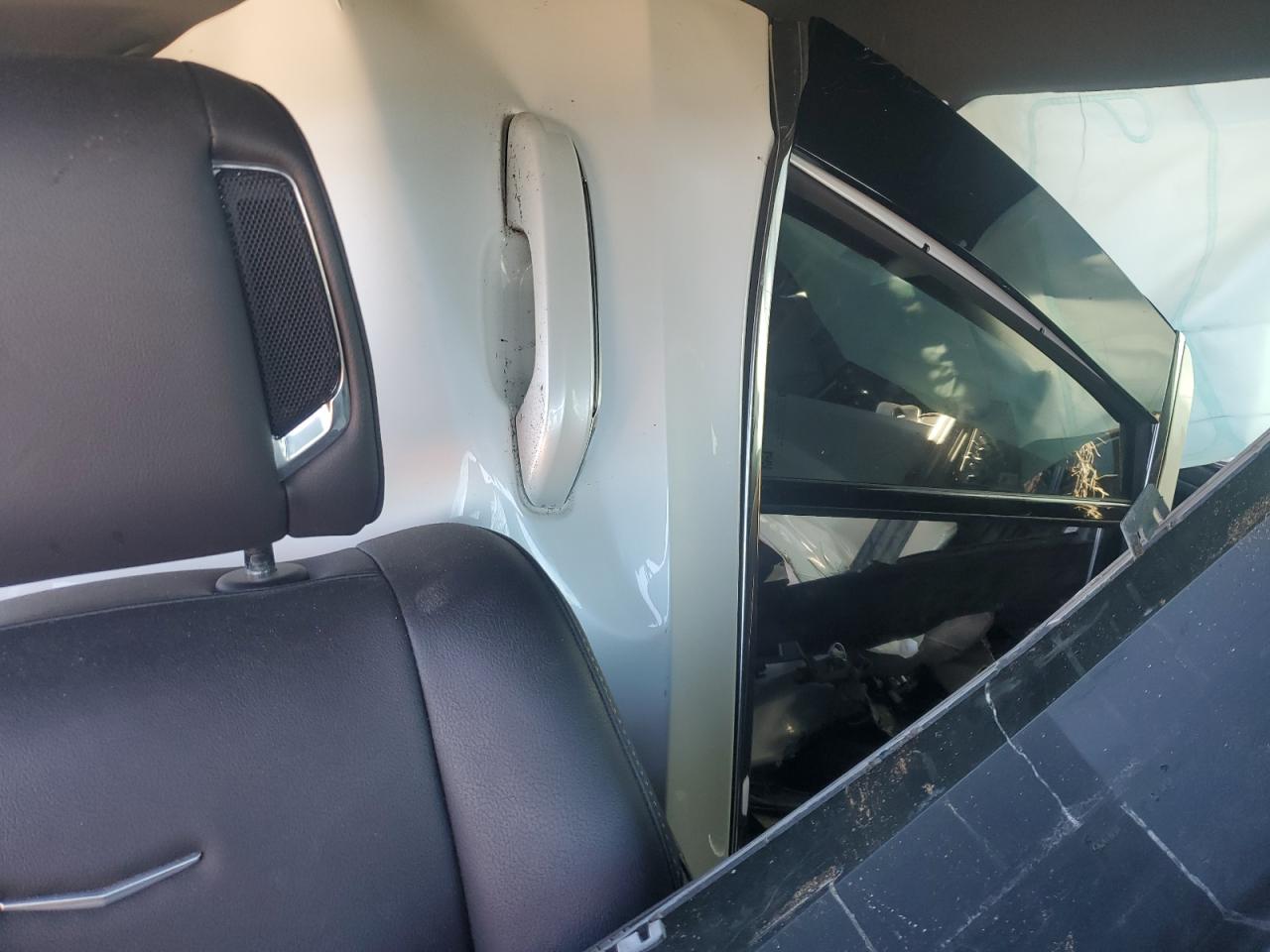 CADILLAC ESCALADE LUXURY