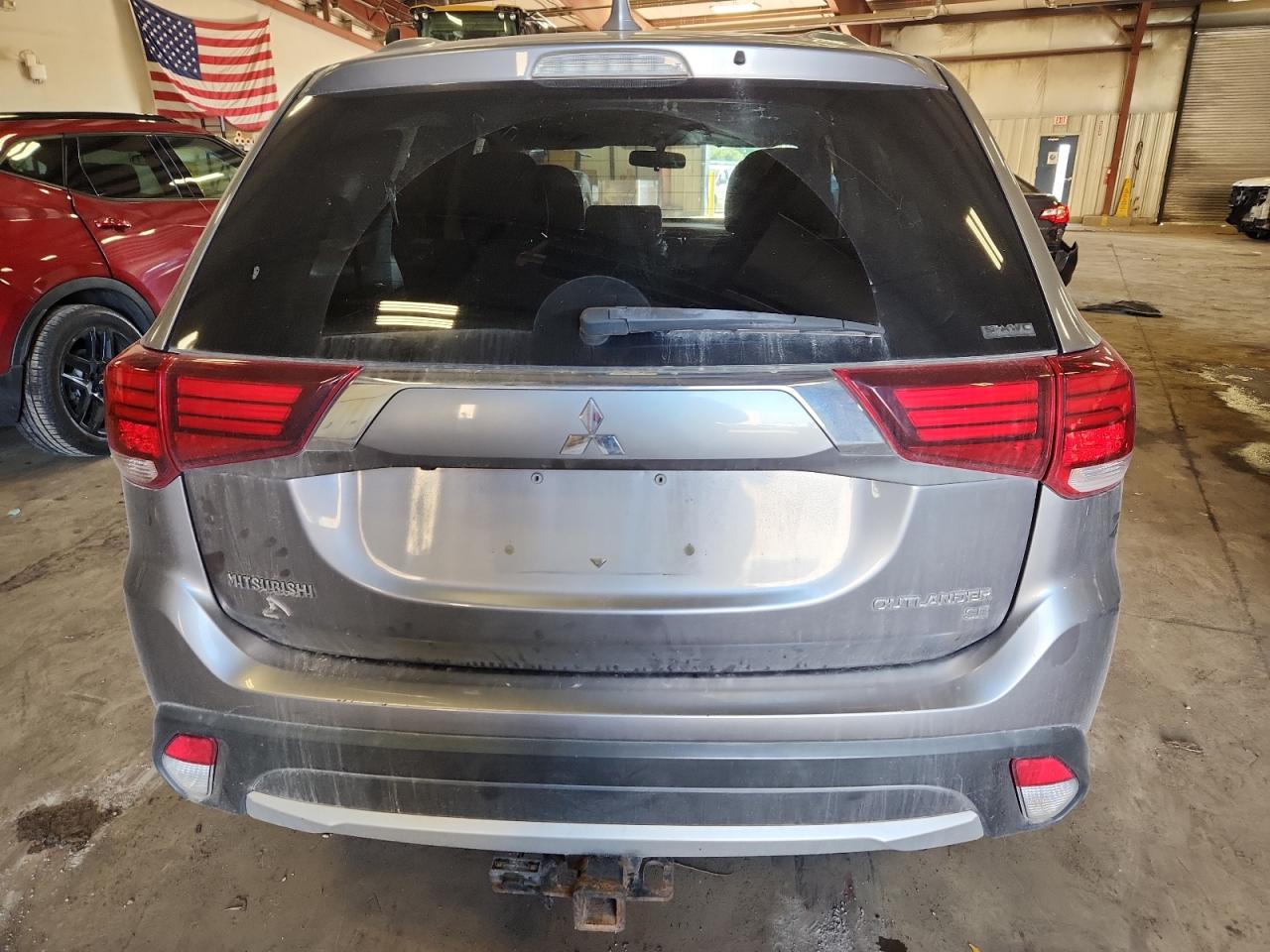 MITSUBISHI OUTLANDER SE