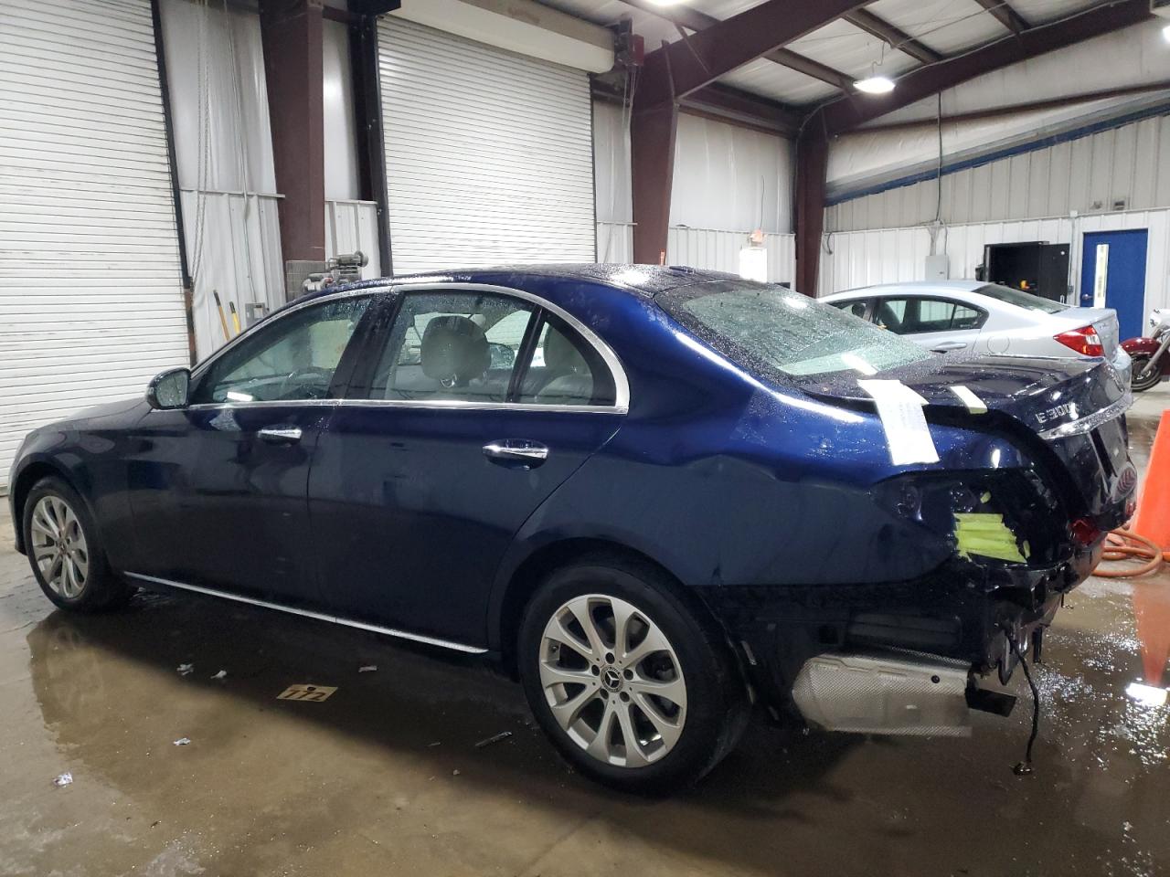 MERCEDES-BENZ E-CLASS 300