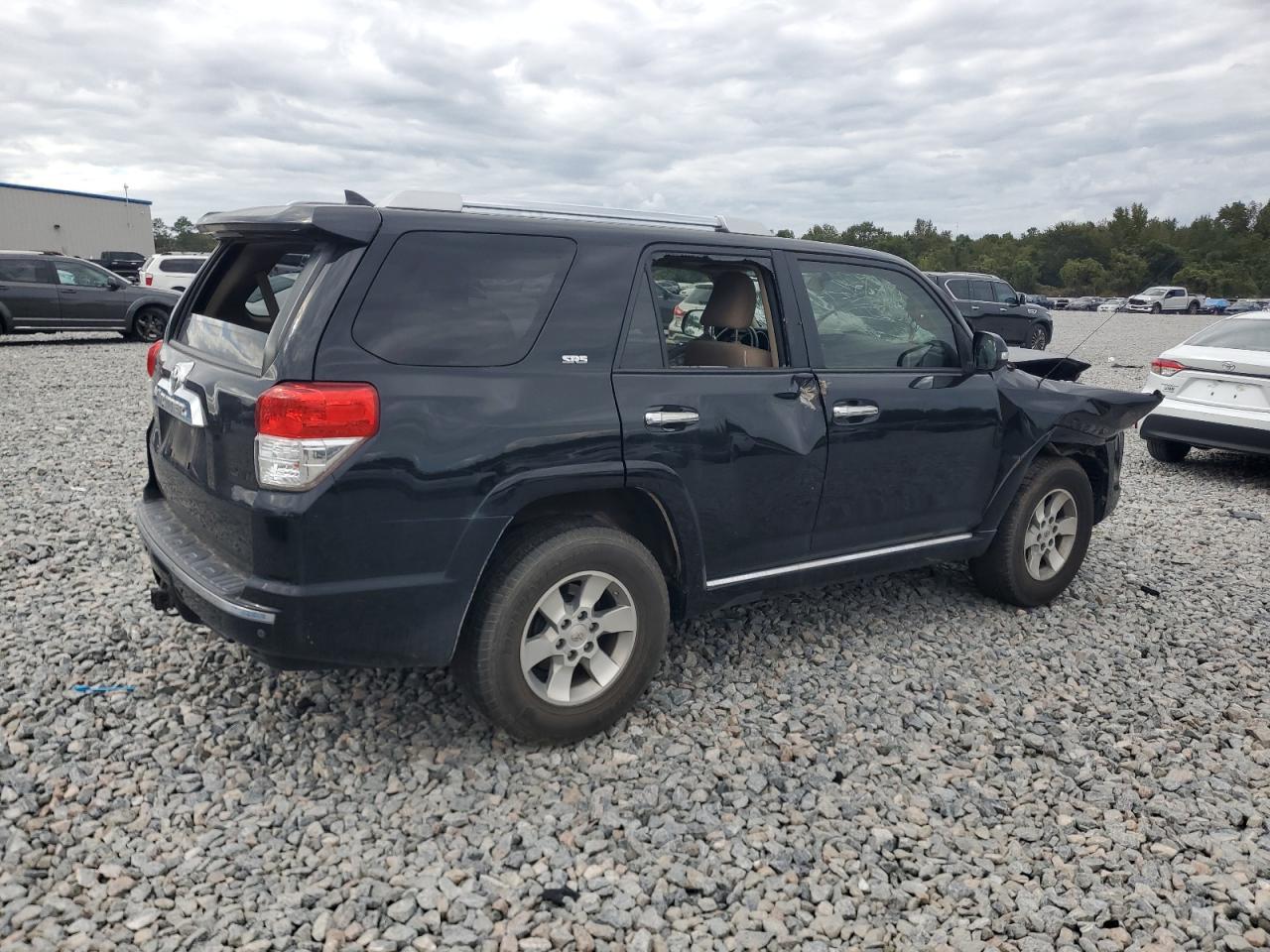 TOYOTA 4RUNNER SR5