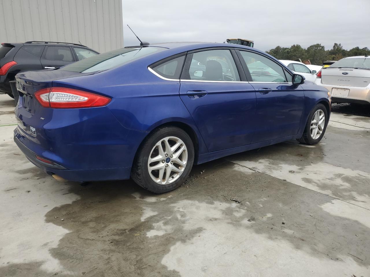 FORD FUSION SE