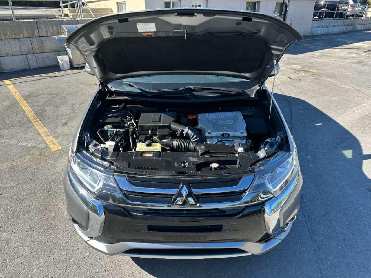 MITSUBISHI OUTLANDER SE