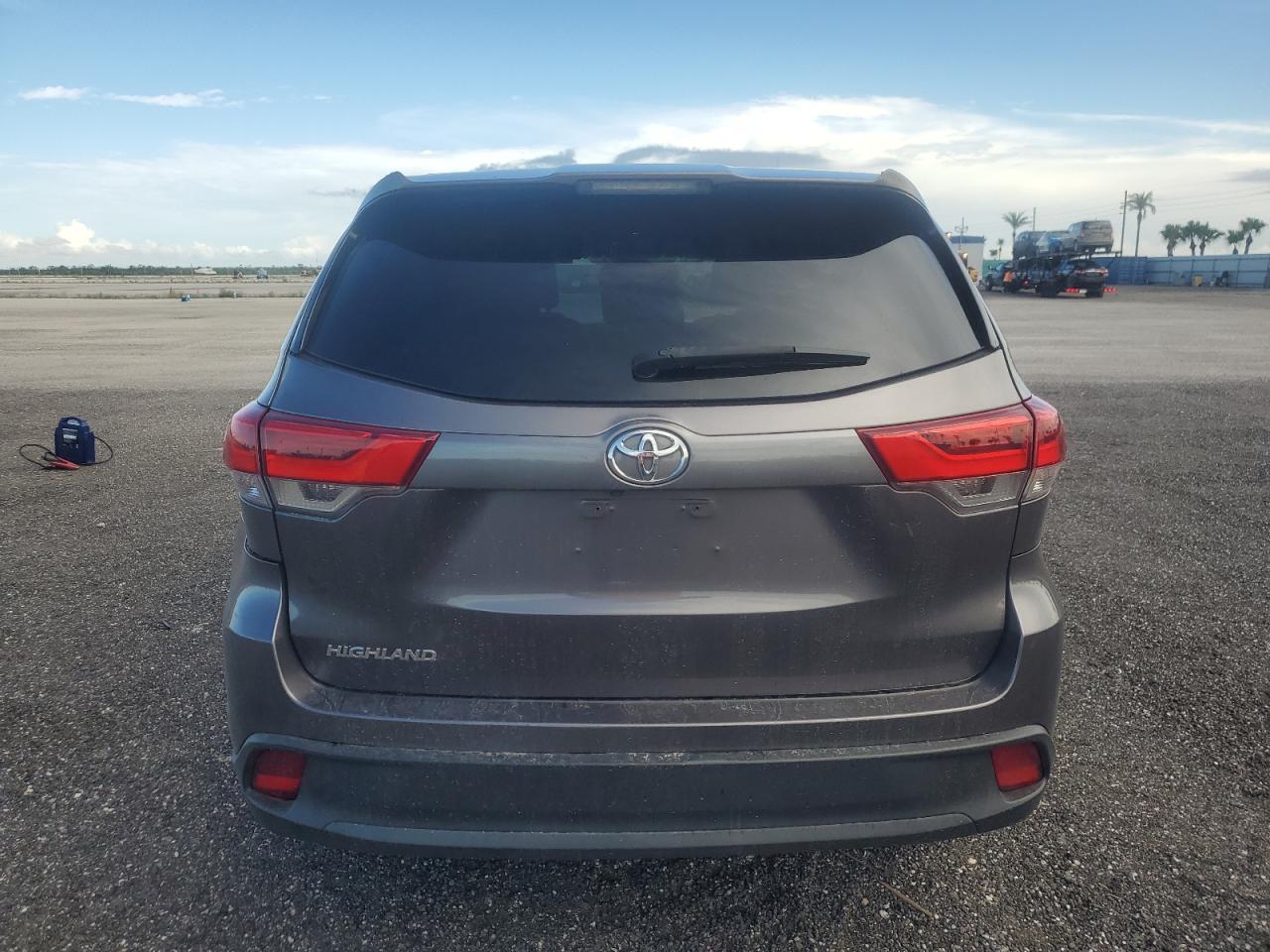 TOYOTA HIGHLANDER LE