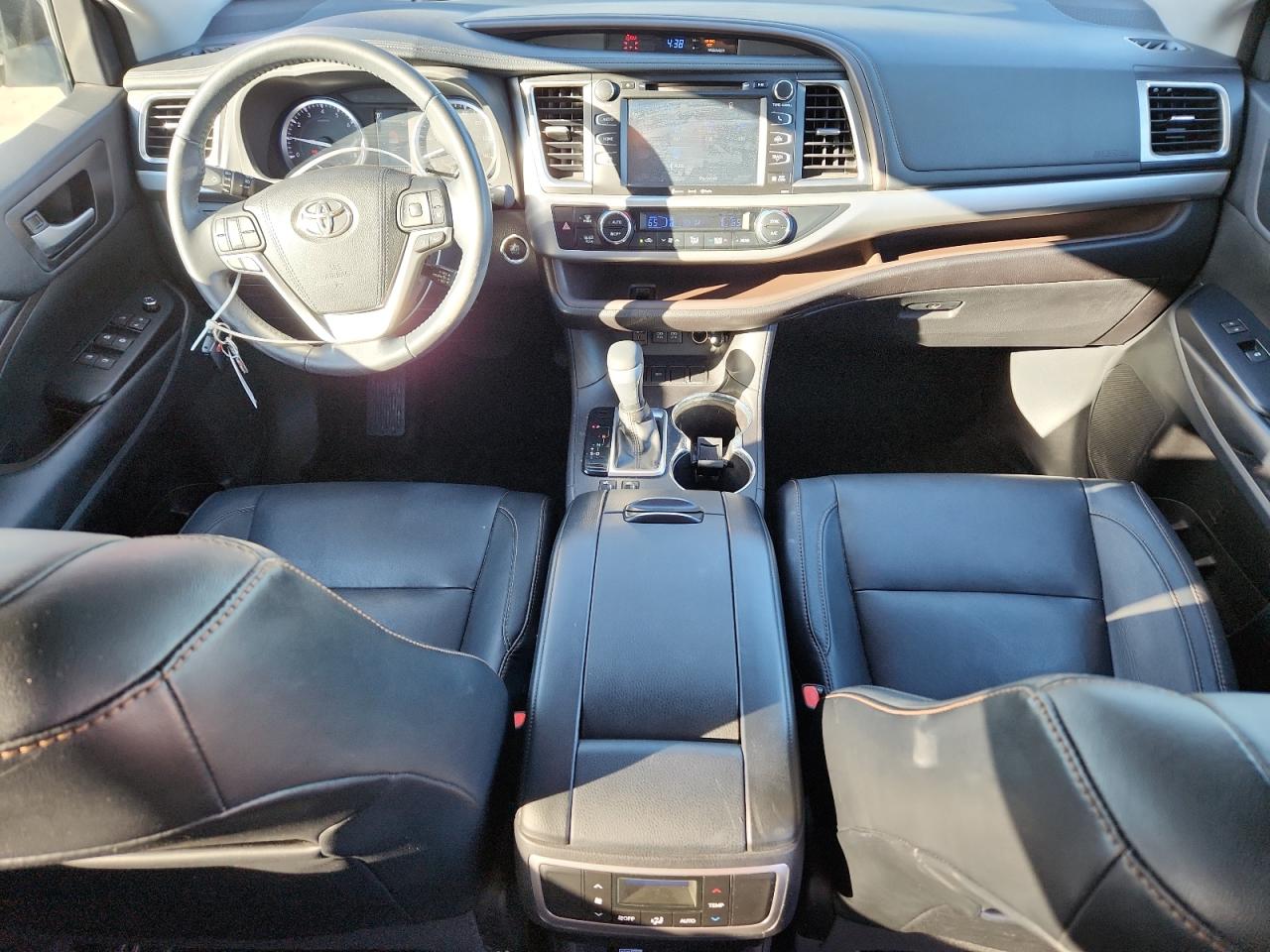 TOYOTA HIGHLANDER SE