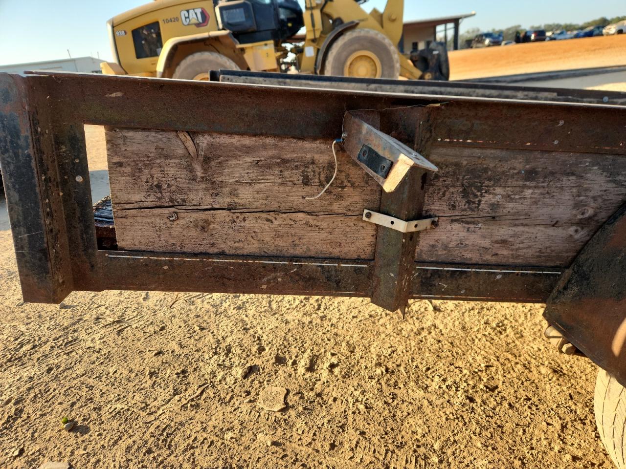 Lot #3259493105 2000 TRAILER 6.5X10 UTILITY