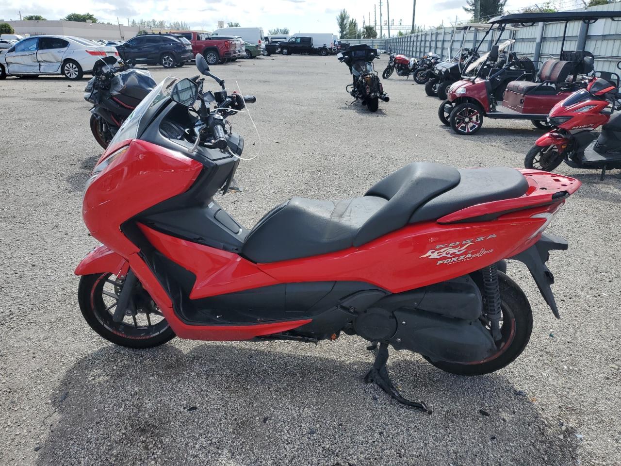 Lot #3311684217 2014 HONDA NSS300