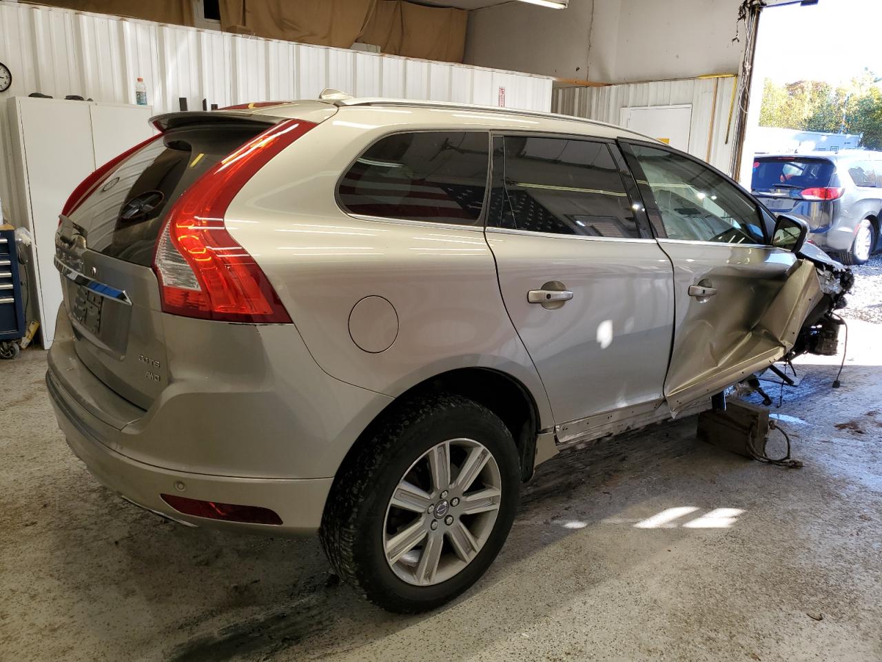 VOLVO XC60 T6 PLATINUM
