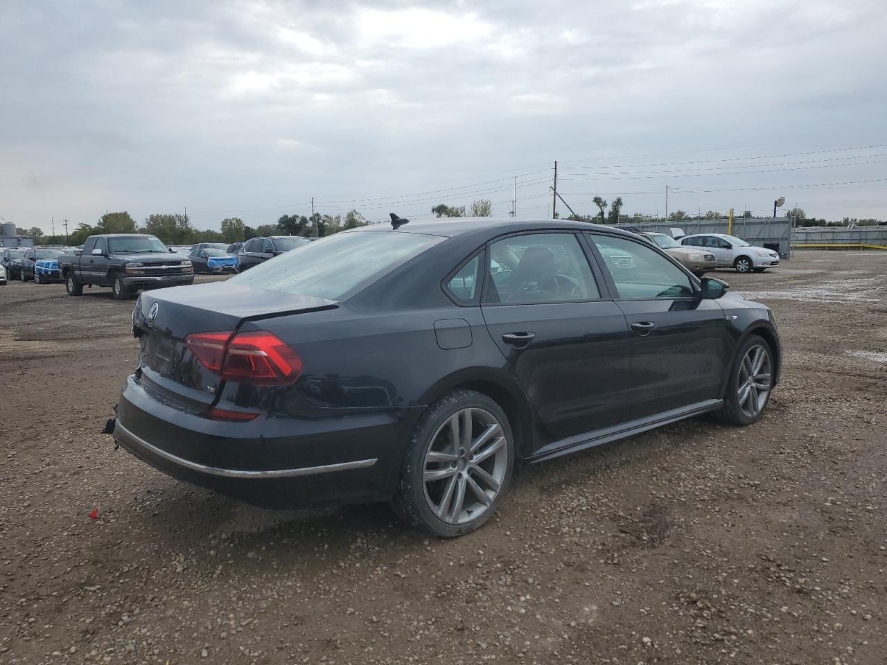 VOLKSWAGEN PASSAT S