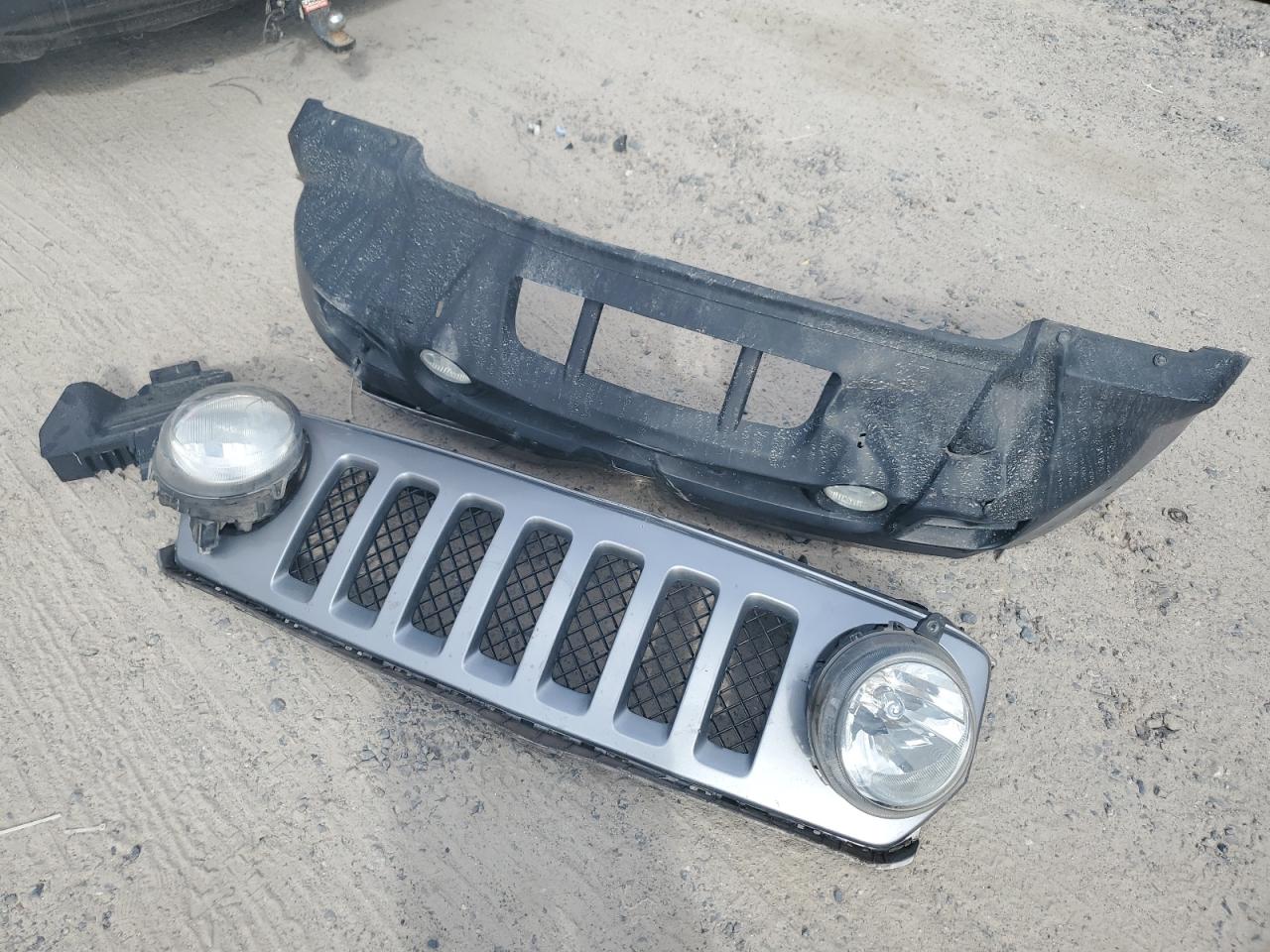 Lot #3318020400 2015 JEEP PATRIOT LA