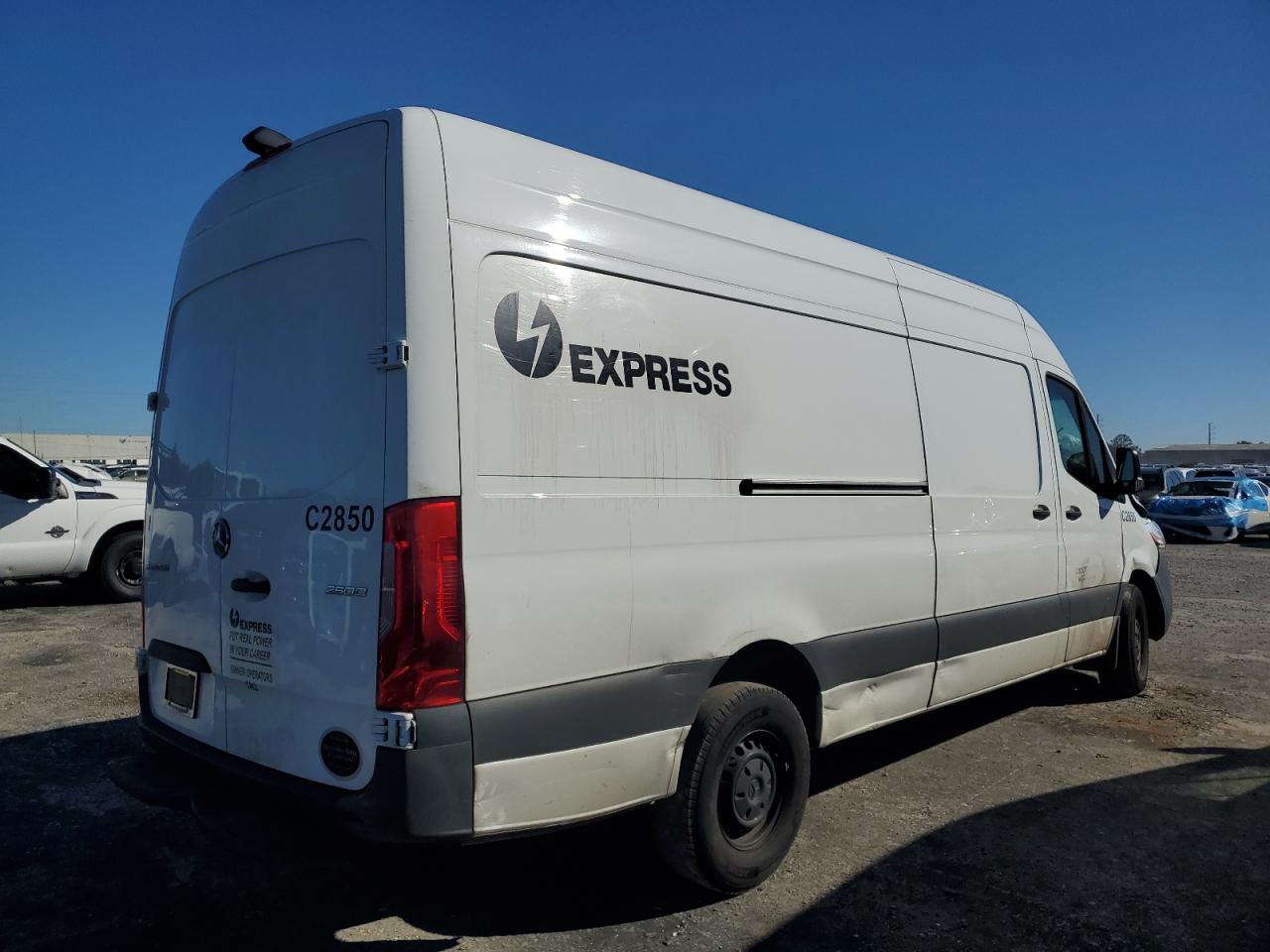 MERCEDES-BENZ SPRINTER 2500