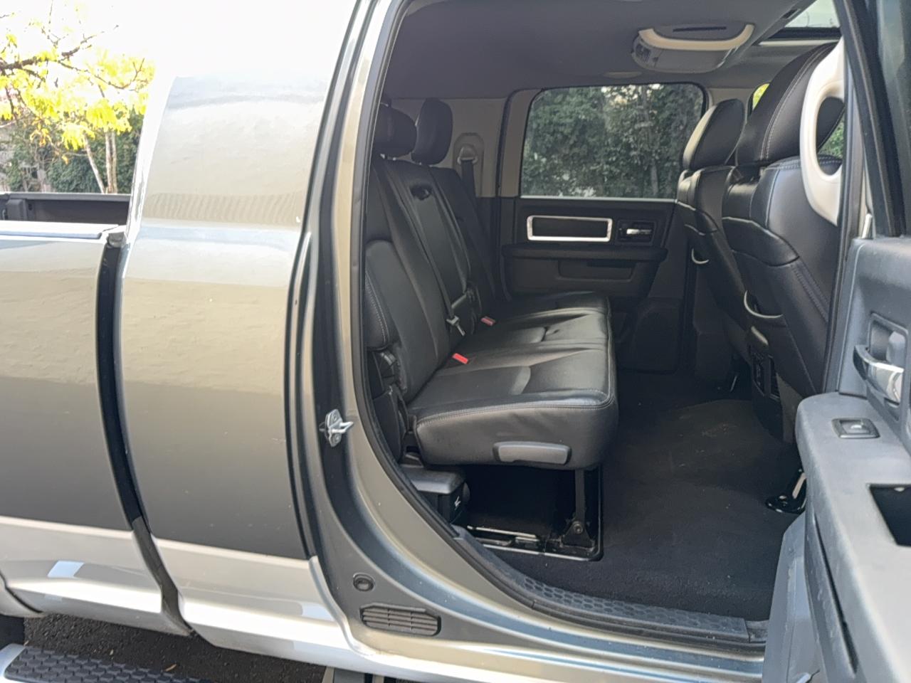 DODGE RAM 3500 LARAMIE