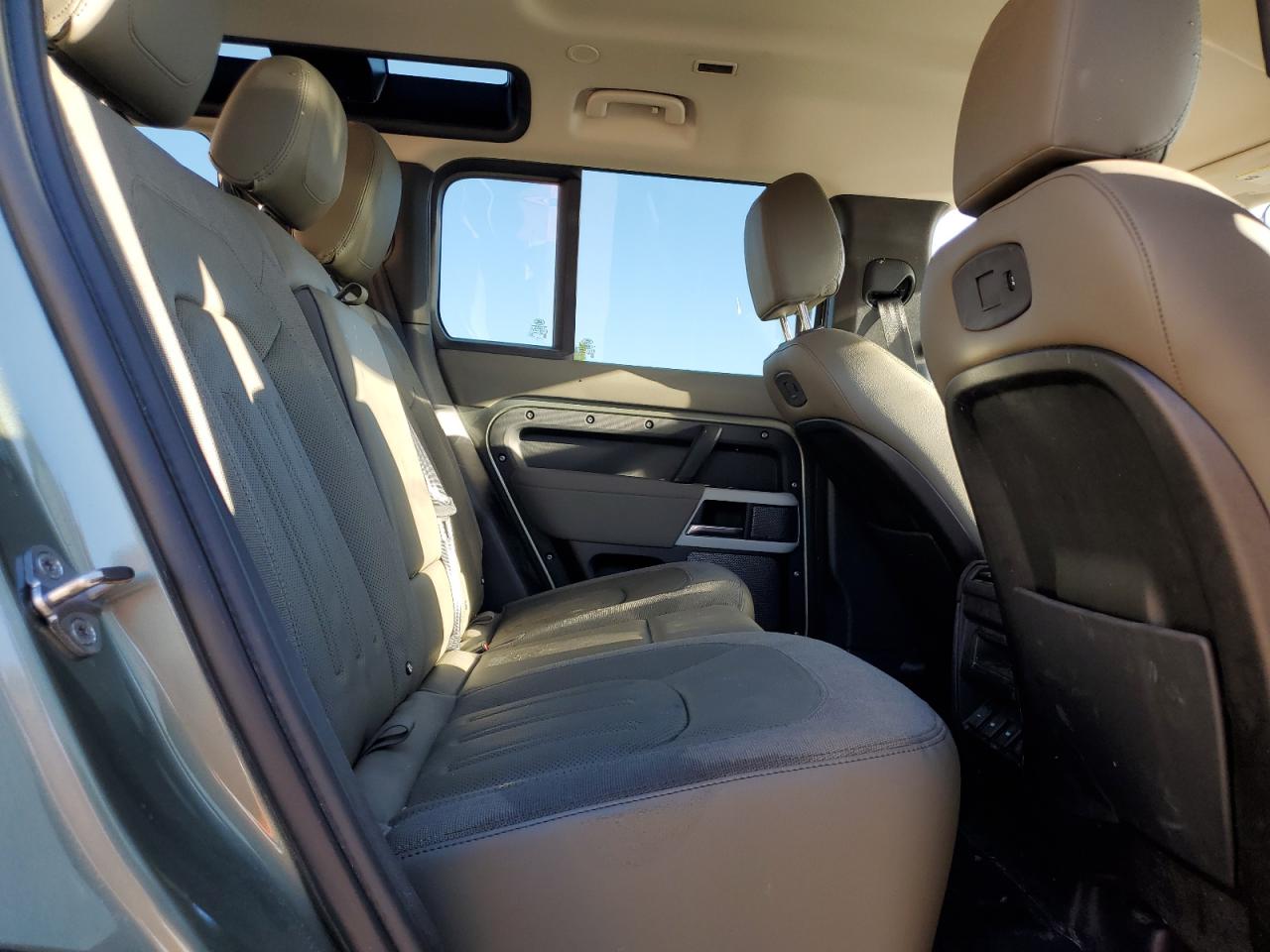 LAND ROVER DEFENDER 110 SE