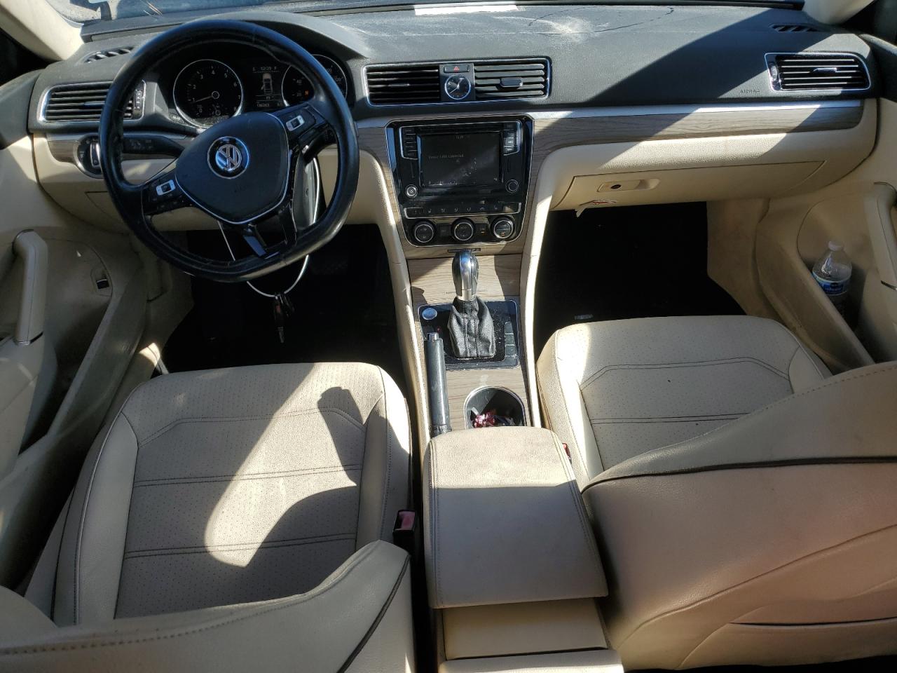 VOLKSWAGEN PASSAT SE