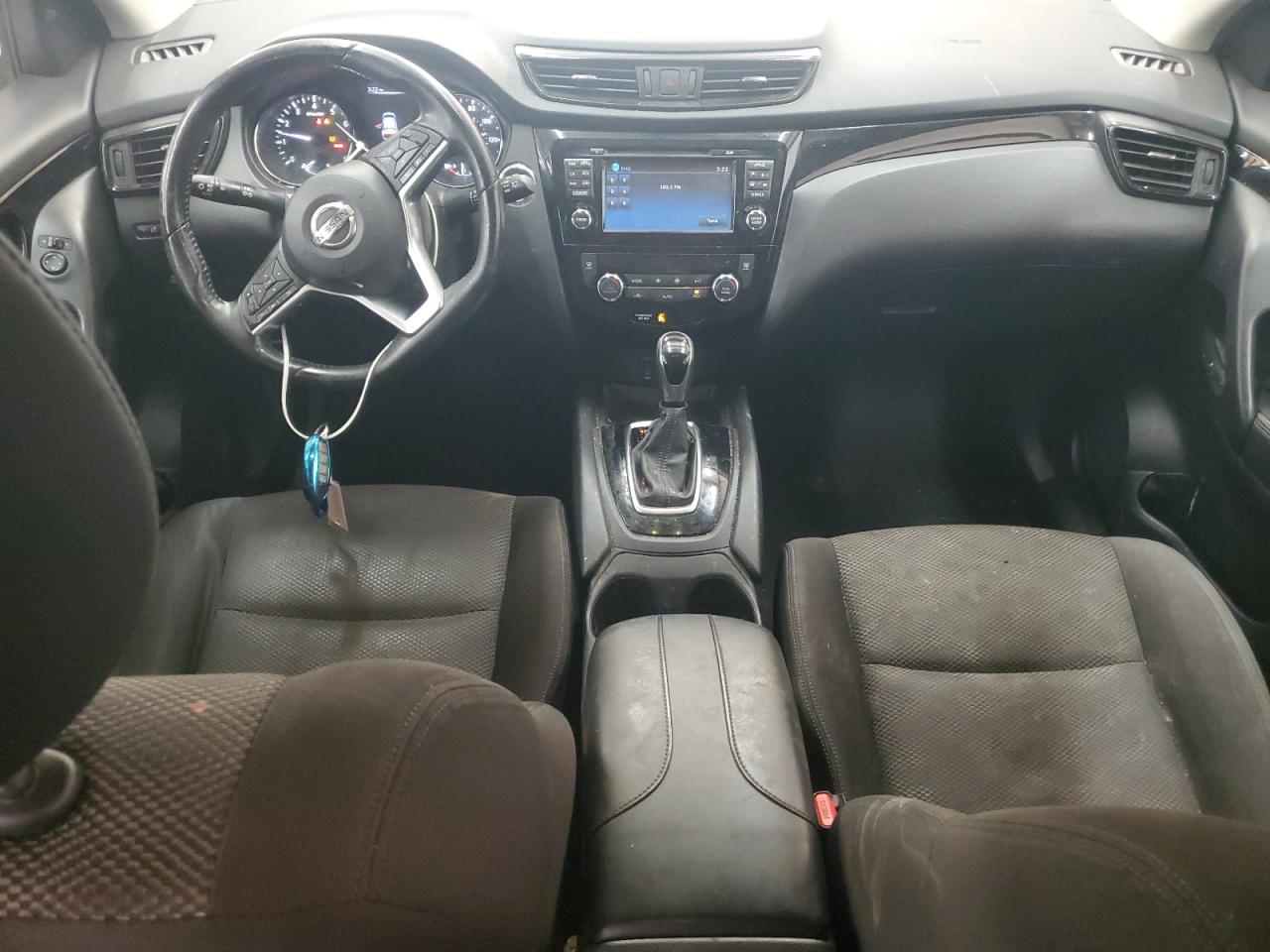 NISSAN ROGUE SPORT S