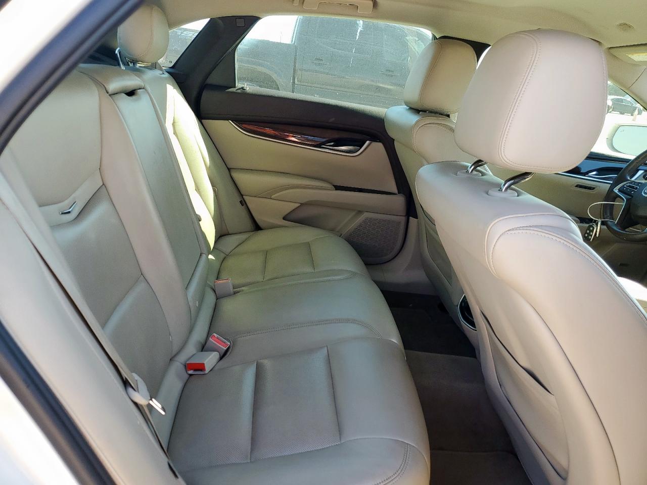 CADILLAC XTS LUXURY COLLECTION