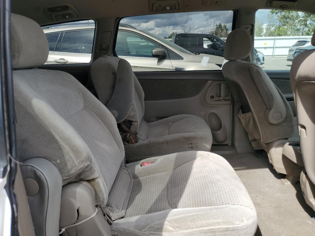 Lot #3280286992 2004 TOYOTA SIENNA CE