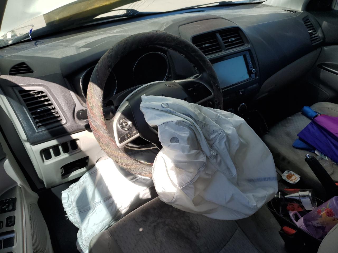 MITSUBISHI OUTLANDER ES