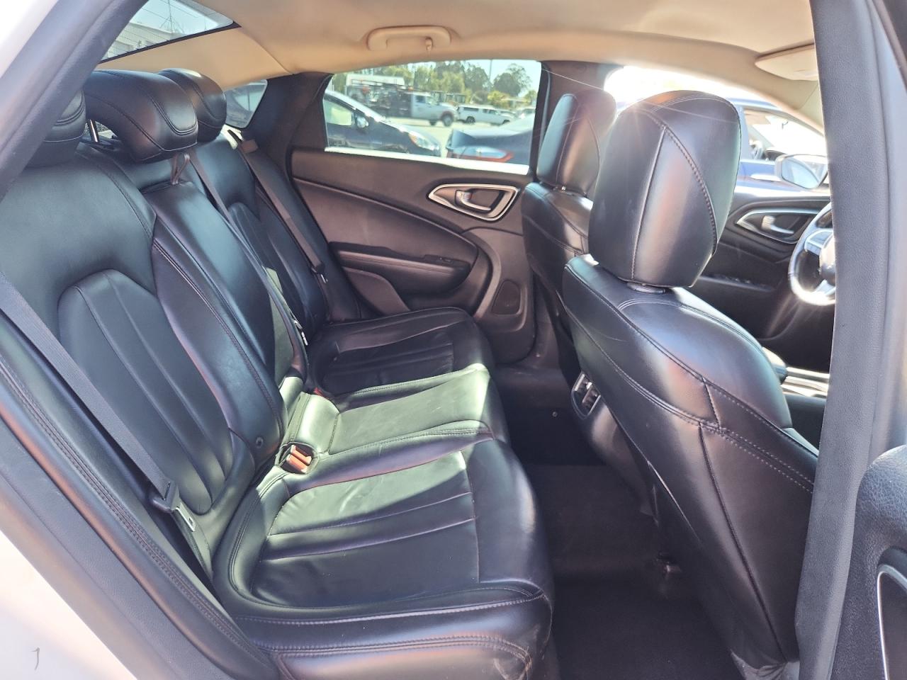 CHRYSLER 200 LIMITED