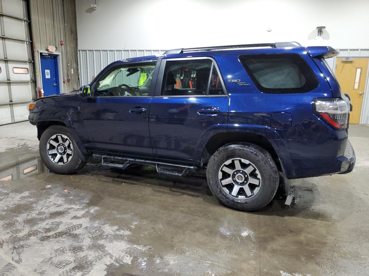 TOYOTA 4RUNNER SE