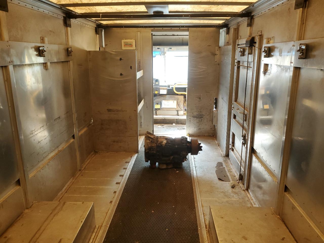 Lot #3309281616 2000 FREIGHTLINER CHASSIS M