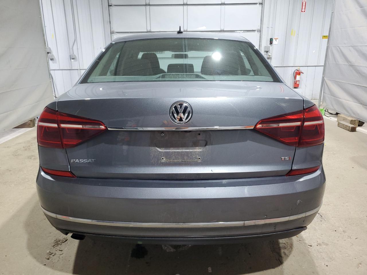 VOLKSWAGEN PASSAT S