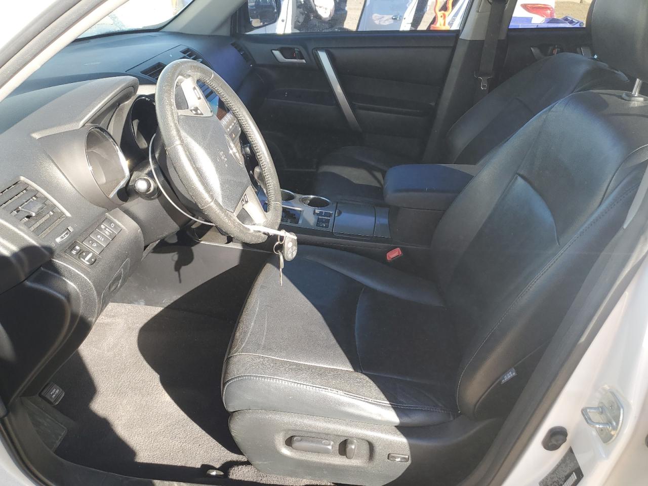 TOYOTA HIGHLANDER BASE