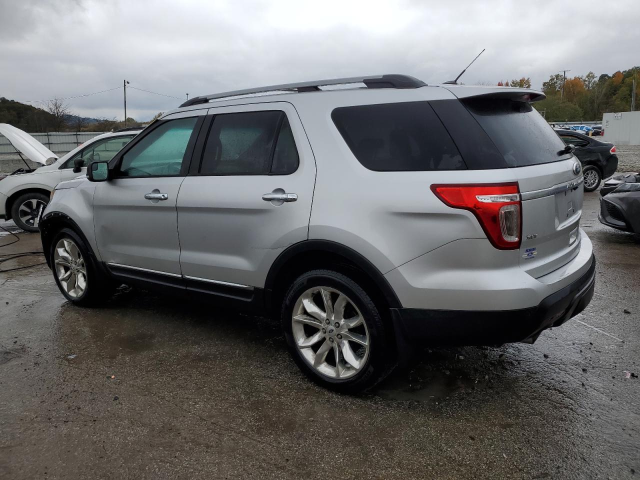 FORD EXPLORER XLT