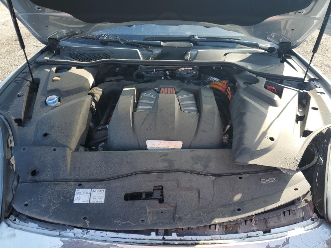 PORSCHE CAYENNE SE HYBRID