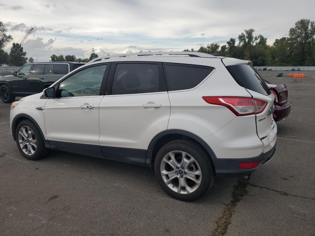 FORD ESCAPE TITANIUM