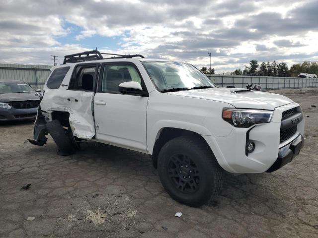 2019 TOYOTA 4RUNNER SR - JTEBU5JR1K5656524