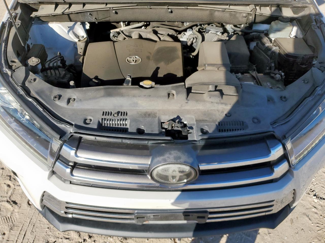 TOYOTA HIGHLANDER LIMITED